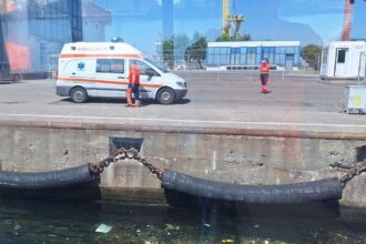 nava artemis interventie de urgenta la un vas sub pavilion tanzania marinar preluat de ambulanta din portul constanta 6884ca19e700d