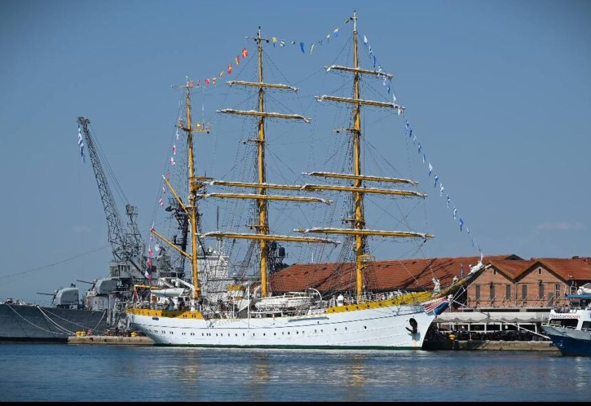 nava scoala mircea a fost atractia principala in portul salonic peste 1 300 de vizitatori au urcat la bordul velierului 6876747fc5573