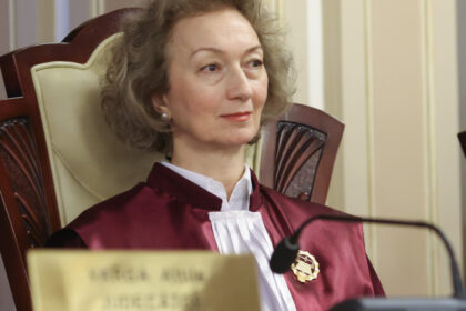 news alert curtea constitutionala are un nou presedinte simina tanasescu e prima femeie care va conduce institutia 687383090176b
