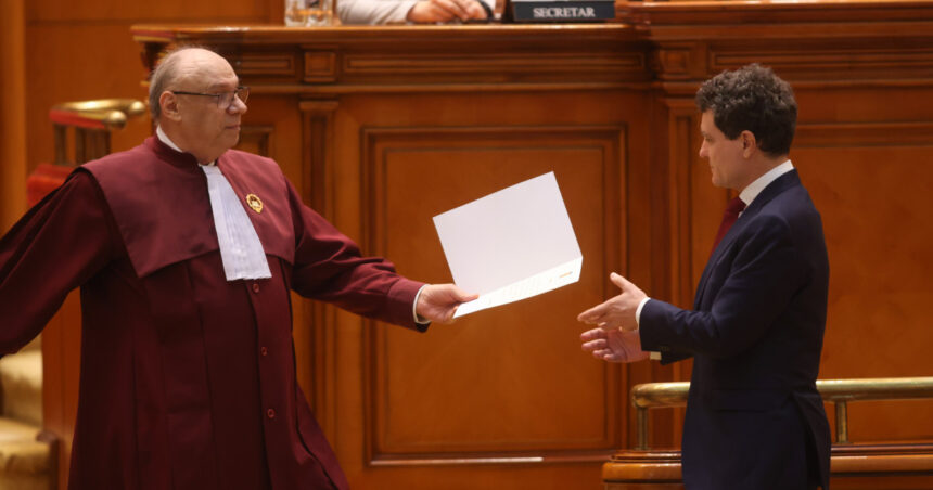 nicusor dan a contestat la ccr legea privind propaganda legionara aur sos si pot sesizasera curtea pentru aceeasi lege 686fe59ae0255