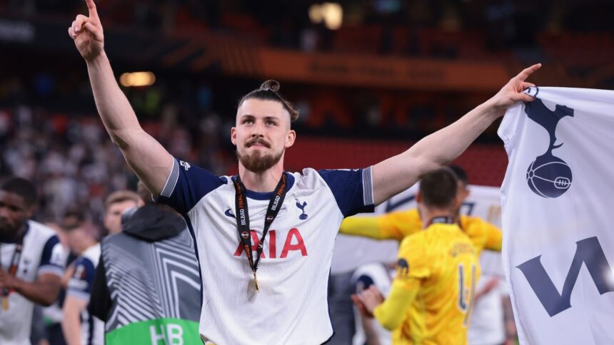 noul antrenor al lui tottenham a facut anuntul despre radu dragusin la prima sa conferinta de presa 687a692d81657
