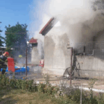 o femeie a fost gasita carbonizata intr o locuinta incendiata politia face cercetari 686cf27e60110