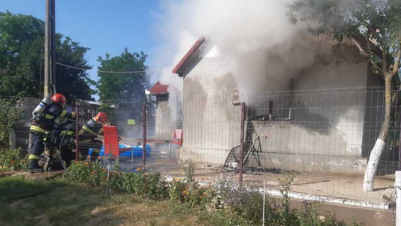 o femeie a fost gasita carbonizata intr o locuinta incendiata politia face cercetari 686cf27e60110