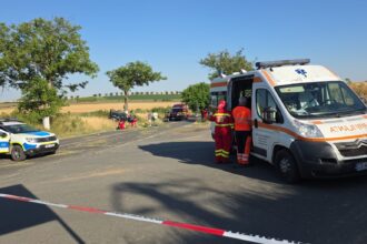 o fetita de 11 ani se zbate intre viata si moarte dupa accidentul de pe dn 3 la iesire din lipnita ce transmit politistii 6867f315b222c