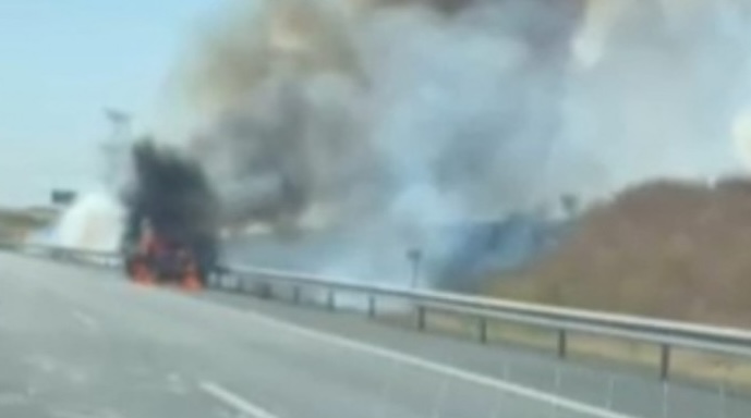o masina a luat foc pe autostrada a2 bucuresti constanta 68669edcbd0fb