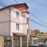 o pensiune din mangalia alcatuita din doua vile este scoasa la vanzare pentru 500 000 de euro afla cine este proprietarul 6879be5b3effb