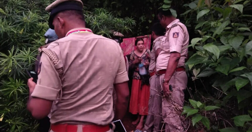 o rusoaica a fost gasita impreuna cu fiicele ei intr o pestera din india in mijlocul unei jungle pline de serpi cum au ajuns acolo 6879cdde0c5a2