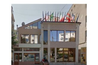 o vila turistica din mangalia estimata la o jumatate de milion de euro a fost scoasa la vanzare 686f3204ce78d