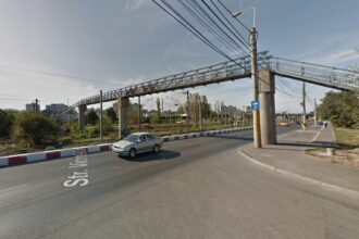 oficial pasarela pietonala peste calea ferata dintre cartierele poarta 6 si km 4 5 va costa 221 milioane de euro si va avea lifturi s a deschis procedura pentru atribuirea contractului 6882668c8d626