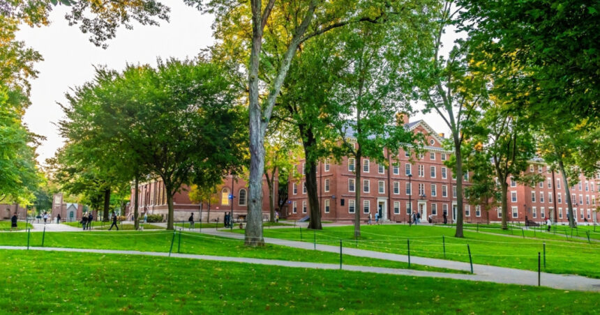 ordonanta a administratiei trump pentru a obtine de la universitatea harvard documente interne despre studentii sai straini 686ec55f77316