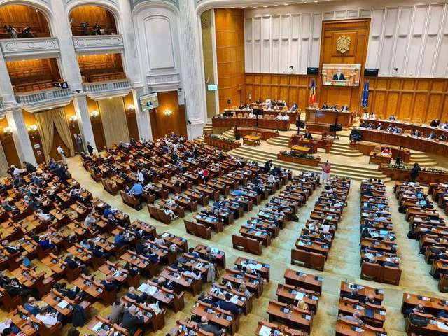 pachetul fiscal prezentat in parlament sinteza tuturor masurilor pe care guvernul isi asuma raspunderea pentru a reduce imensul deficit bugetar 686bd90a99d0e