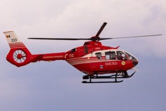 parasutist grav ranit dupa aterizarea pe aeroportul din tuzla a fost transportat cu elicopterul la spital 68729e7c864f0