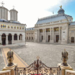 patriarhia le cere preotilor sa le permita oamenilor sa se adaposteasca de canicula in parohii si manastiri si sa ofere sprijin 686cafa09ed5e