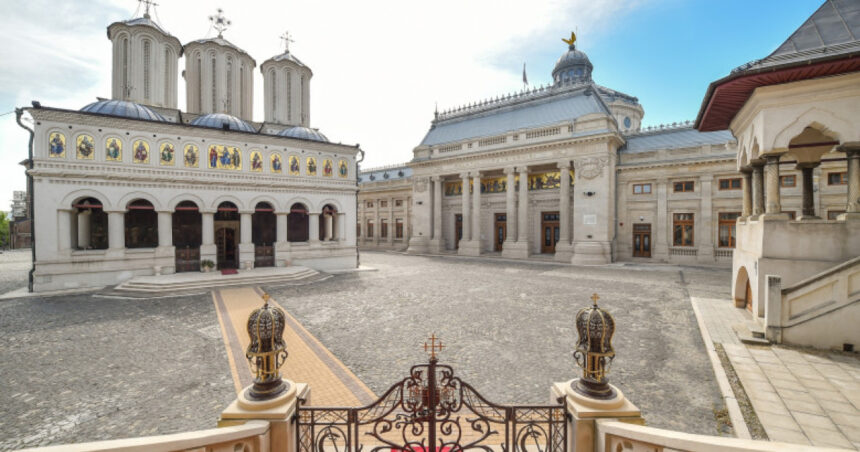 patriarhia le cere preotilor sa le permita oamenilor sa se adaposteasca de canicula in parohii si manastiri si sa ofere sprijin 686cafa09ed5e