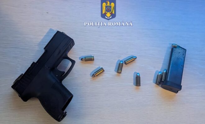 pistol letal si 10 cartuse cu glont ridicate in urma unei perchezitii in constanta 687a5c1424bd9