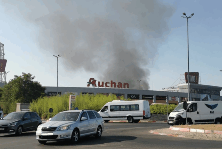pompierii sunt in alerta incendiu cu degajari mari de fum in zona vivo constanta 686b5fe31152a