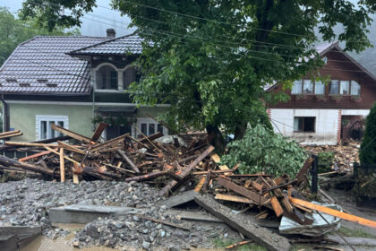 prefectul judetului suceava cere ong urilor sa nu mai colecteze alimente si apa pentru sinistrati avem nevoie de bani 688b906199535