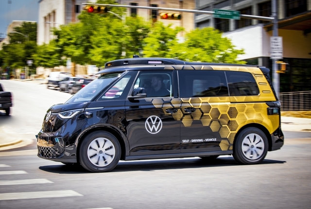 prima tara din europa care a autorizat robotaxi uri se loveste de neincrederea populatiei 686cfd319fbda