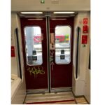 primul tren electric nou al romaniei vandalizat la mai putin de un an de la introducerea in circulatie 6870ac63cdad0