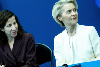 roxana minzatu nemultumita de planul bugetar al ursulei von der leyen sefa ce face concesii ca sa evite o revolta interna 6876127f3777a