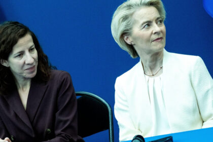 roxana minzatu nemultumita de planul bugetar al ursulei von der leyen sefa ce face concesii ca sa evite o revolta interna 6876127f3777a