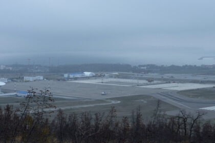 rusia redeschide un aeroport strategic de la marea neagra care a fost inchis dupa declansarea ofensivei in ucraina 686edea771b7e