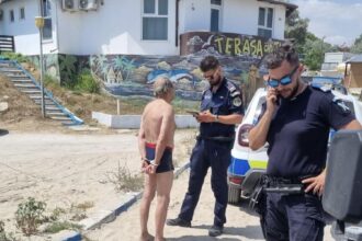 scandal pe plaja in eforie un turist a fost amendat dupa ce s a luat la harta cu salvamarii 688765f9cf5a3