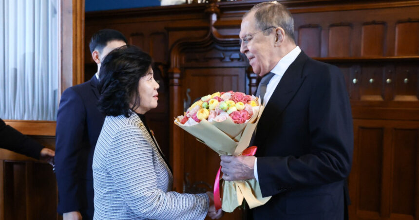 serghei lavrov a ajuns in coreea de nord discutii cu choe son hui in contextul cooperarii militare dintre moscova si phenian 687153c22dfe5