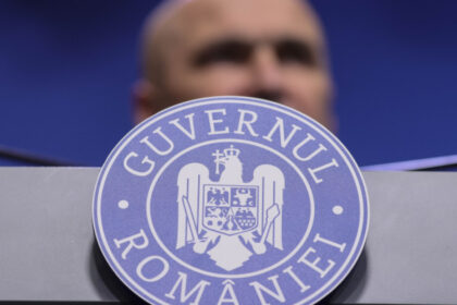 sindicalistii din sanatate si educatie protesteaza astazi in fata parlamentului impotriva masurilor fiscale propuse de noul guvern 686b50e91eb72