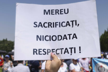 sindicatele anunta ca nu vor opri protestele iar bns lanseaza campania cutia neagra a austeritatii calendarul manifestatiilor 686d3f84829a9