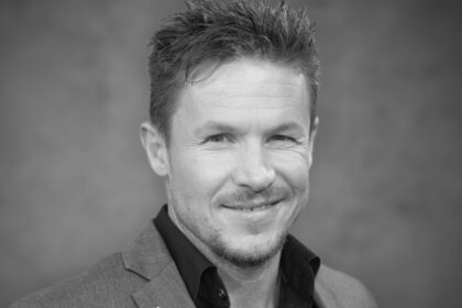 spectacol aerian privat in onoarea celebrului sportiv felix baumgartner inainte ca acesta sa fie inmormantat in austria 688a55d46e968