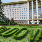 spionii lui putin sustin ca republica moldova va fi implicata in razboi cu rusia astazi a inceput campania electorala la chisinau 68750cd4c8200