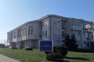 studenti ai facultatii de psihologie de la universitatea ovidius din constanta reclama intarzieri in eliberarea adeverintelor ce spune rectorul 68750d6ff2d98