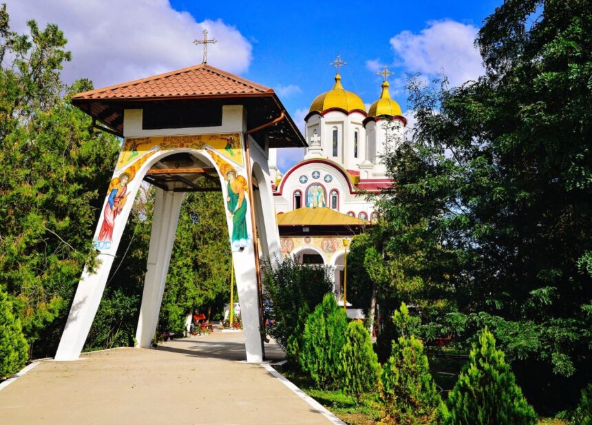 taina sfantului maslu va fi savarsita la biserica din topraisar icoana facatoare de minuni de la dervent ajunge in mijlocul credinciosilor 68890f9072811
