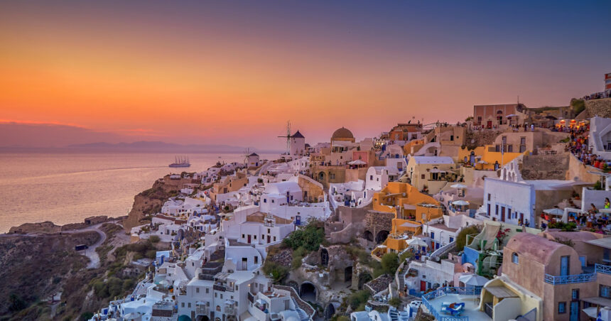 taxa de 20 de euro pentru pasagerii navelor de croaziera care acosteaza la insulele grecesti mykonos si santorini 687330f70d965
