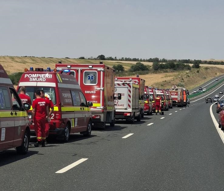 traficul de pe a2 a fost deviat pe dn 22 in urma accidentului cu 7 autoturisme din zona localitatii pestera 686a465bc9eb1