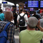 traficul feroviar afectat de furtuni intarzieri de sute de minute inregistrate in gara de nord anuntul cfr sa 688600db47a1b