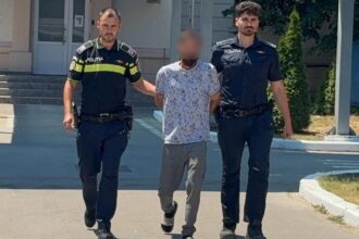 un barbat de 35 de ani a fost retinut pentru distrugere violenta in familie si incalcarea ordinului de protectie provizoriu 686d2275040ca