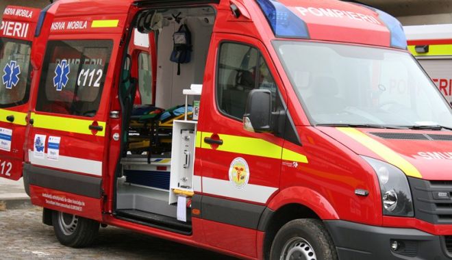 un microbuz cu calatori a intrat in coliziune cu un autoturism la constanta 20 persoane implicate in accident 68683acbb4a21