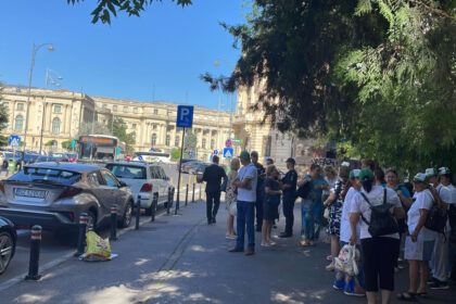 video a 4 a zi de proteste copiii si batranii din grija noastra sunt si responsabilitatea voastra spun angajatii din asistenta sociala 686647ea276df