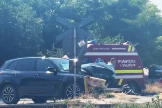 video accident feroviar spectaculos la tuzla un tren a acrosat o masina 686bcb52e2c69