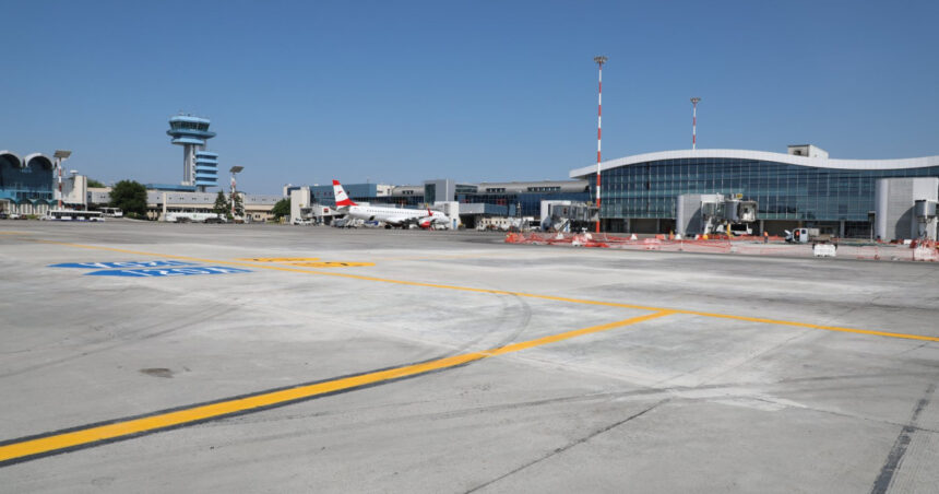 video aeroportul otopeni functioneaza cu o singura pista lucrari de reparatii in plin sezon al vacantelor 688785df2ada8