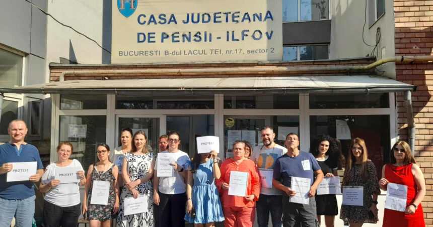 video angajatii de la casele de pensii si ministerul investitiilor europene protesteaza marti fata de taierea veniturilor 686cc816b7363