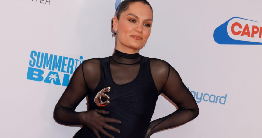 video care e starea de sanatate a artistei britanice jessie j cantareata a anuntat recent ca sufera de cancer mamar 68774a2c492db