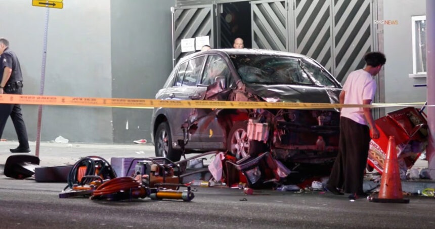 video cel putin 30 de raniti dupa ce o masina a intrat intr o multime in los angeles incidentul a avut loc in zona unei sali de concerte 687ba27907f2f