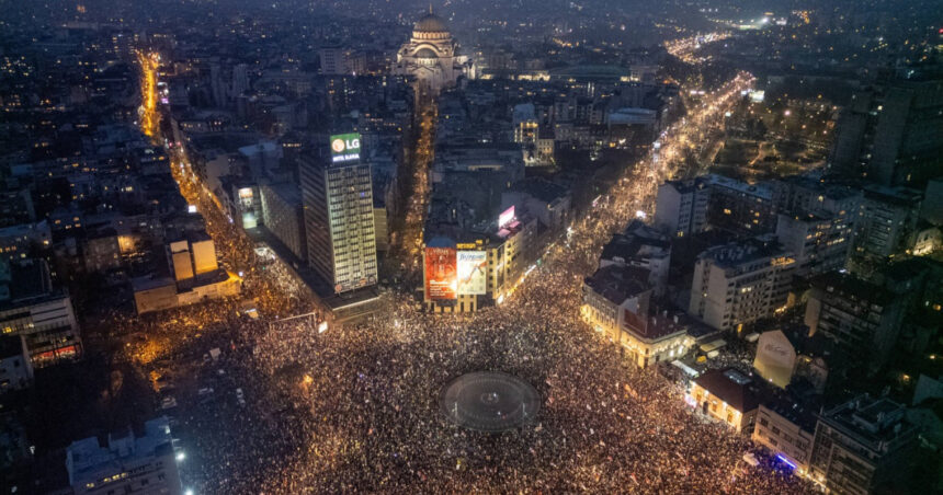 video culisele unor manifestatii cu zeci de mii de oameni blocajele rutiere inlocuiesc mitingurile in serbia protestatarii cer noi alegeri 6868a6400e449