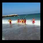 video desfasurare de forte pe plaja din eforie 6 salvamari s au luptat cu valurile nemiloase si curentii pentru a smulge un adolescent din topalu din ghearele mortii 686d3573b6148