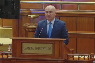 video ilie bolojan declaratie in parlament se anunta reorganizarea tva si a burselor cresterea accizelor si supraimpozitarea unor castiguri sunt un premier cu mandatul pe masa 686be29403d65