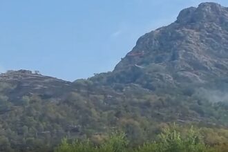 video incendiu de vegetatie langa comuna greci peste 82 tone de apa au fost aruncate de elicopterul black hawk 68765b733fc0e