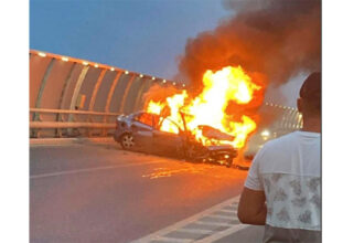 video la un pas de tragedie o masina a luat foc pe podul de la butelii in ce stare se afla soferul 6877ebba9a2c0